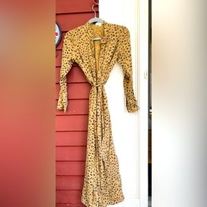 Cloth and Stone cotton dress. Maxi style. Below knew. Belt. Slim fit. XS